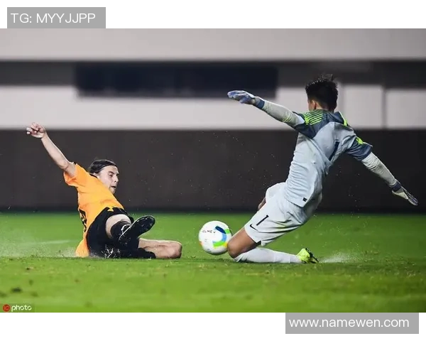 列日队与瓦雷赫姆队激战正酣精彩对决引发球迷热情期待